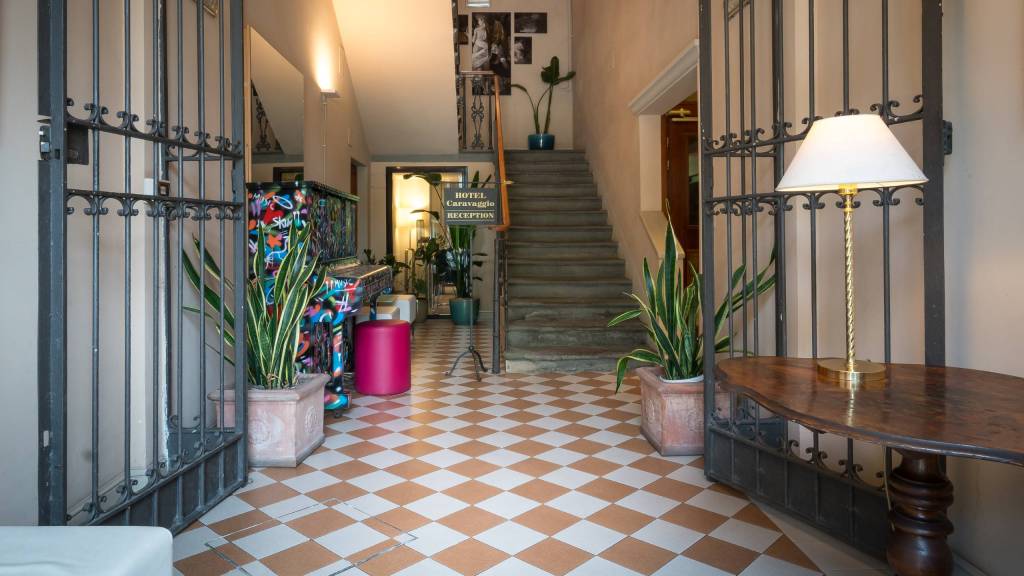 Hotel-Caravaggio-Firenze-11-reception-hall-albergo-orizzontale