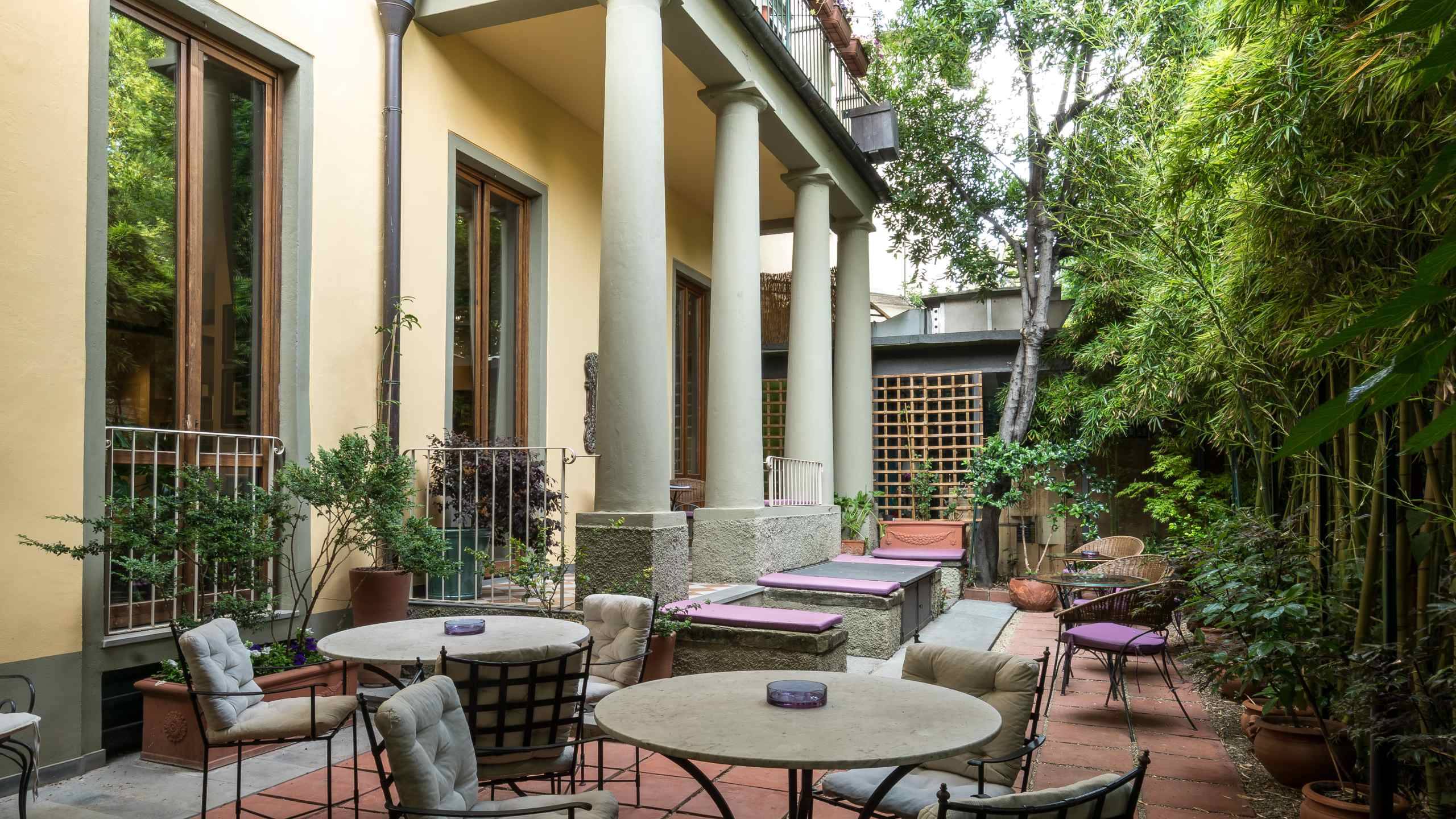 Hotel-Caravaggio-Firenze-25-esterno-area-aperta-etrrazza-foto-orizzontale