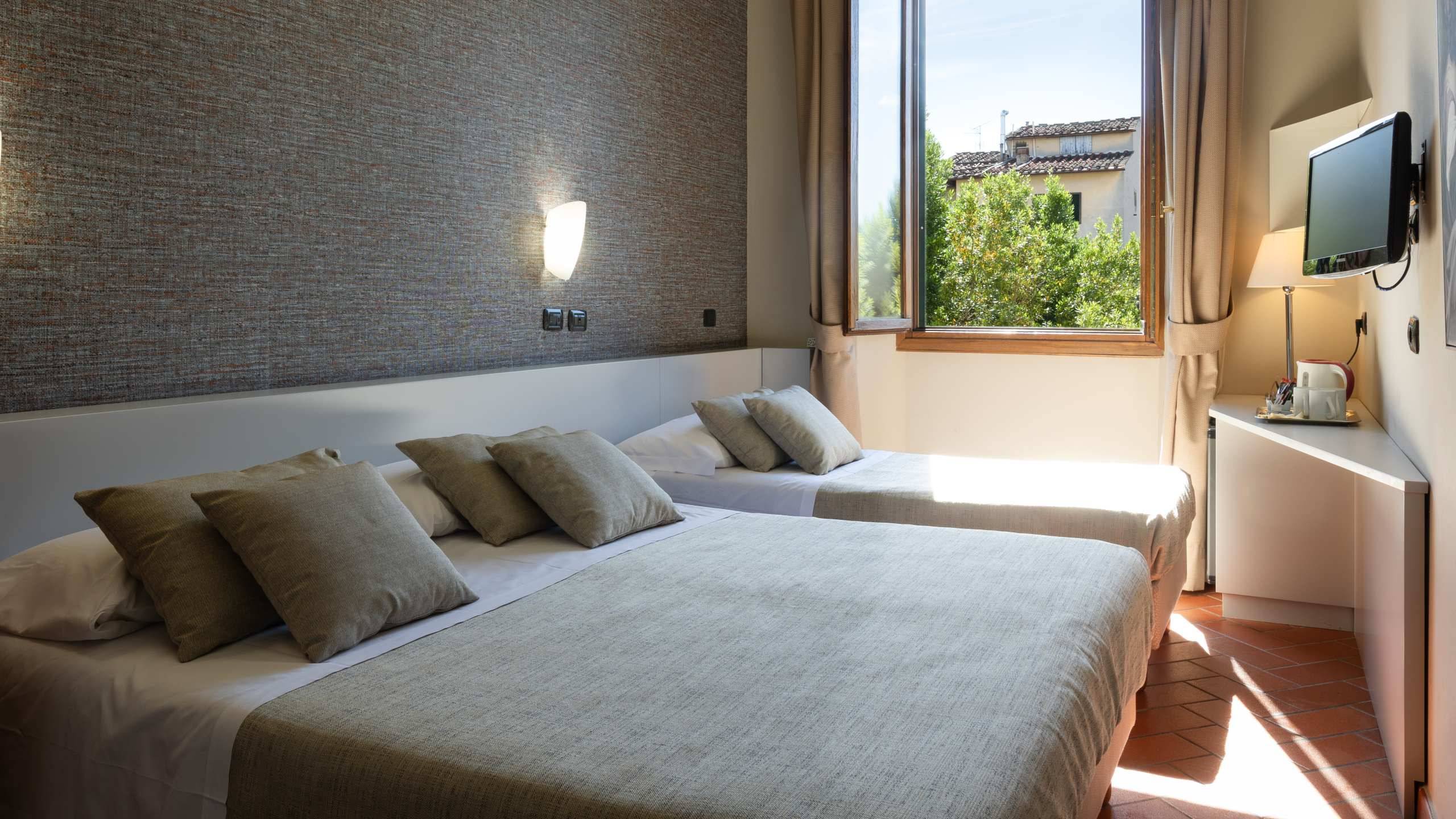 Hotel-Caravaggio-Firenze-30-camera-matrimoniale-foto-camera-orizzontale