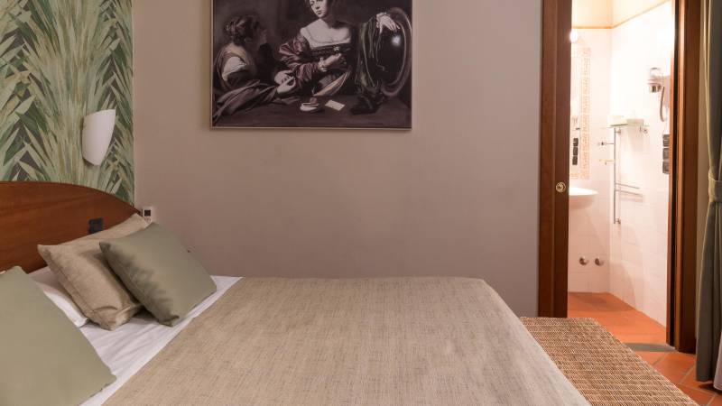 Hotel-Caravaggio-Firenze-01-camera-matrimoniale-foto-orizzontale