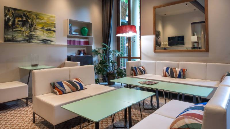 Hotel-Caravaggio-Firenze-05-spazio-comune-salone-e-lounge-bar-orizzontale