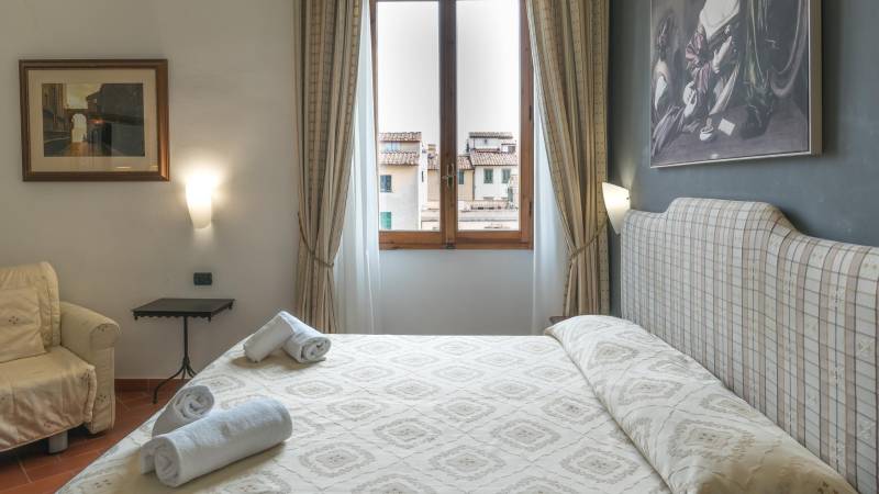 Hotel-Caravaggio-Firenze-10-camera-matrimoniale-con-vista-cupola-foto-orizzontale Hotel-Caravaggio-Firenze-10-camera-matrimoniale-con-vista-cupola-foto-orizzontale