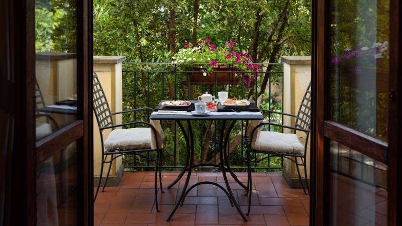 Hotel-Caravaggio-Firenze-colazione-in-terrazza-aperto-foto-orizzontale
